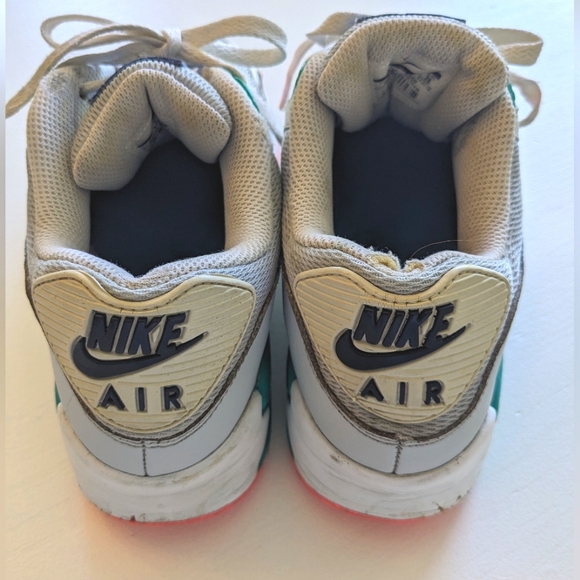 NIKE Air Max South Beach AJ1285-100 - Picture 4 of 15